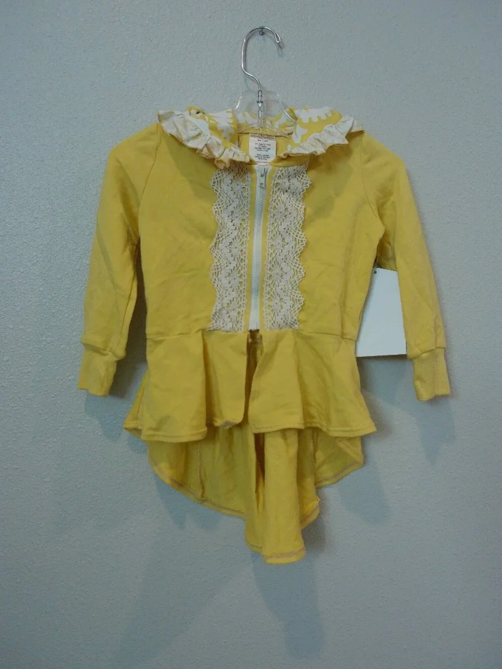 Persnickety lightjacket